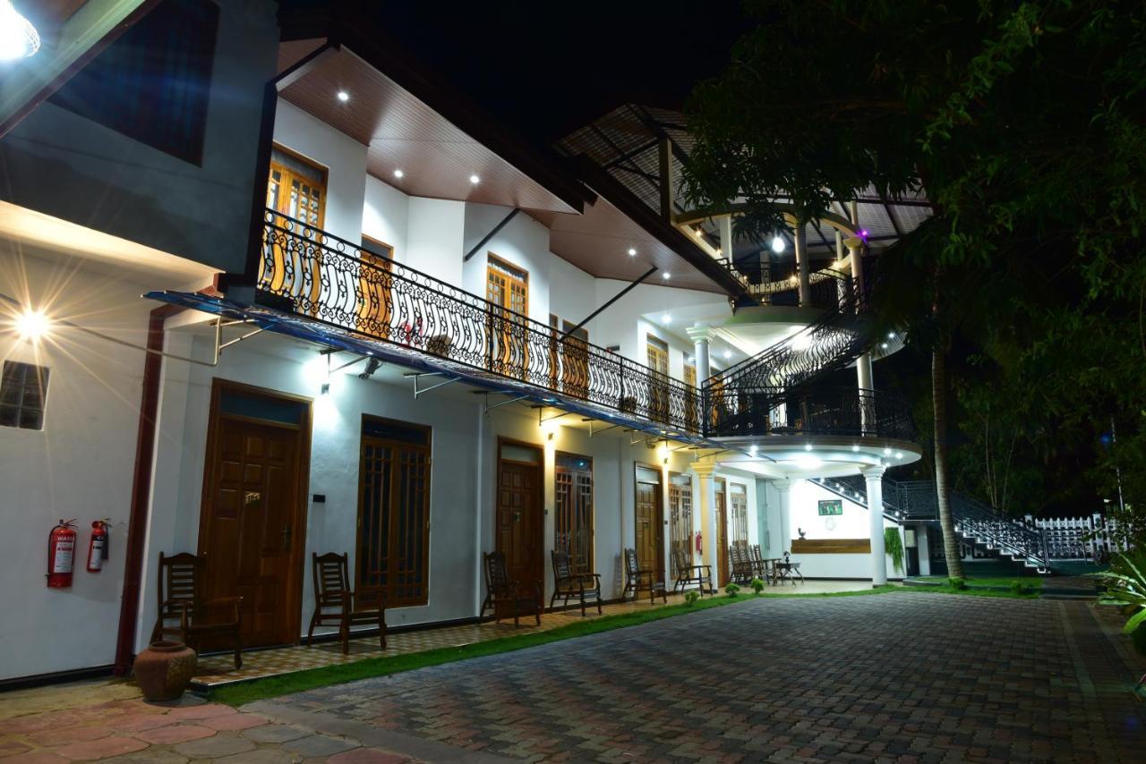 L S Lanka Boutique Hotel Dambulla Exterior photo